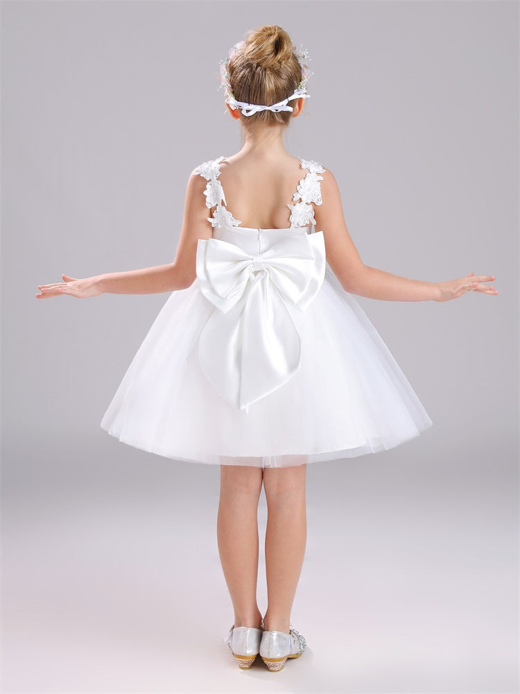 A-Linie Rundhalsausschnitt Knielang Satin Blumenmädchen Kleid mit Blume