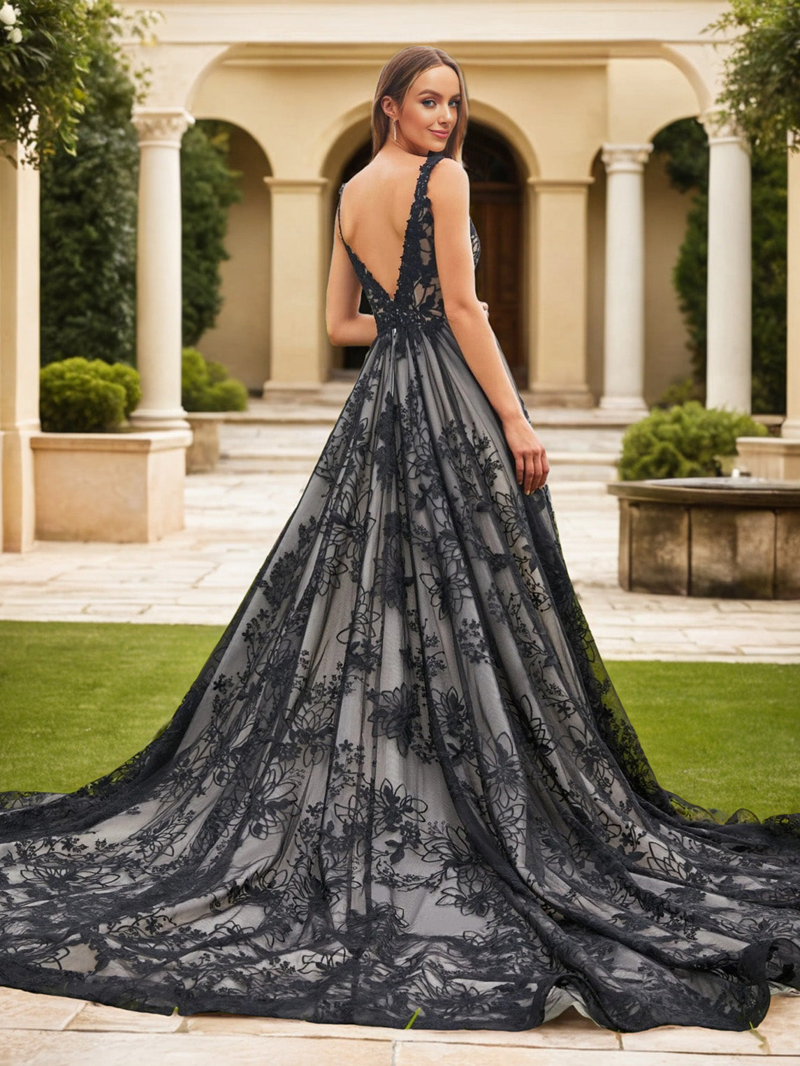 Spitze A-Linie V-Ausschnitt Brautkleid mit abnehmbaren Ärmeln und geschwungener Schleppe