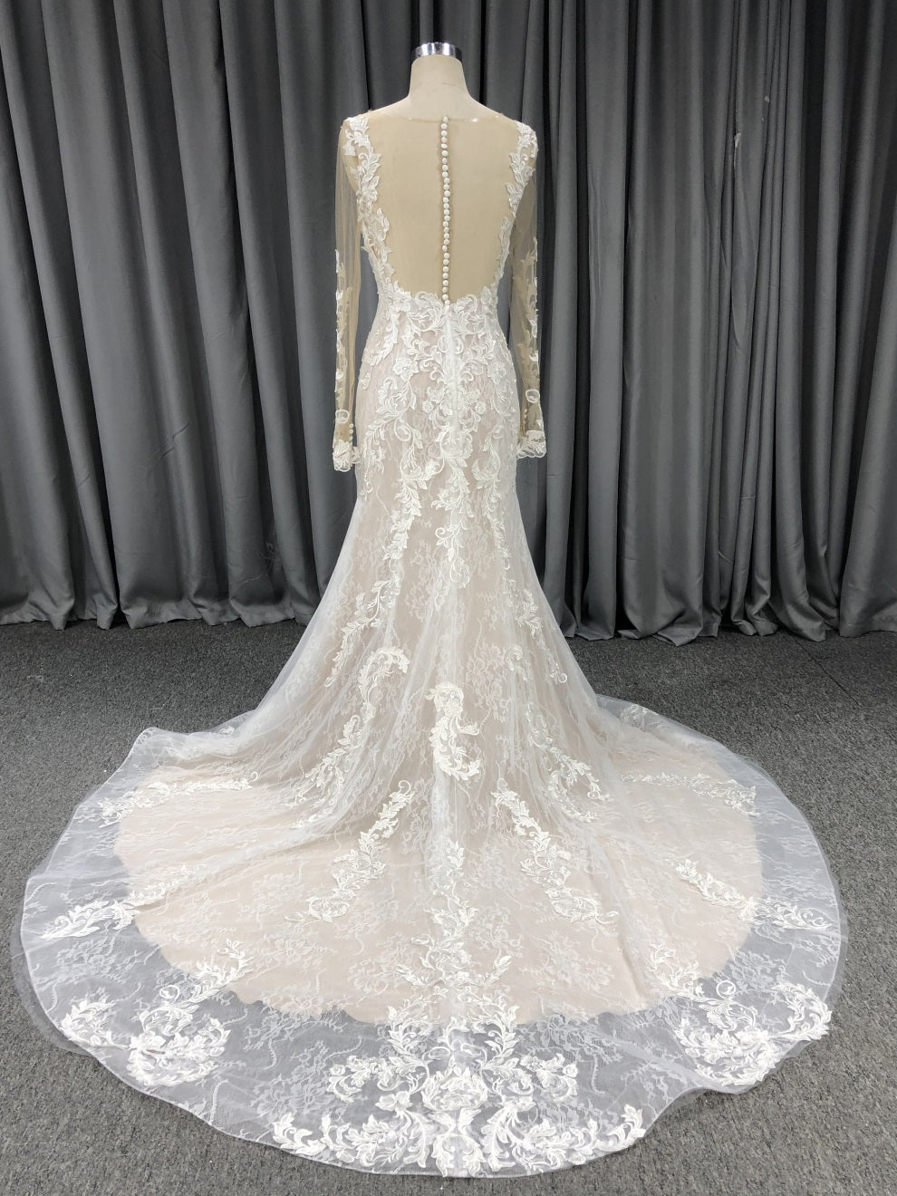 Lange Ärmel Spitze Meerjungfrau Brautkleid mit Schleppe C0019