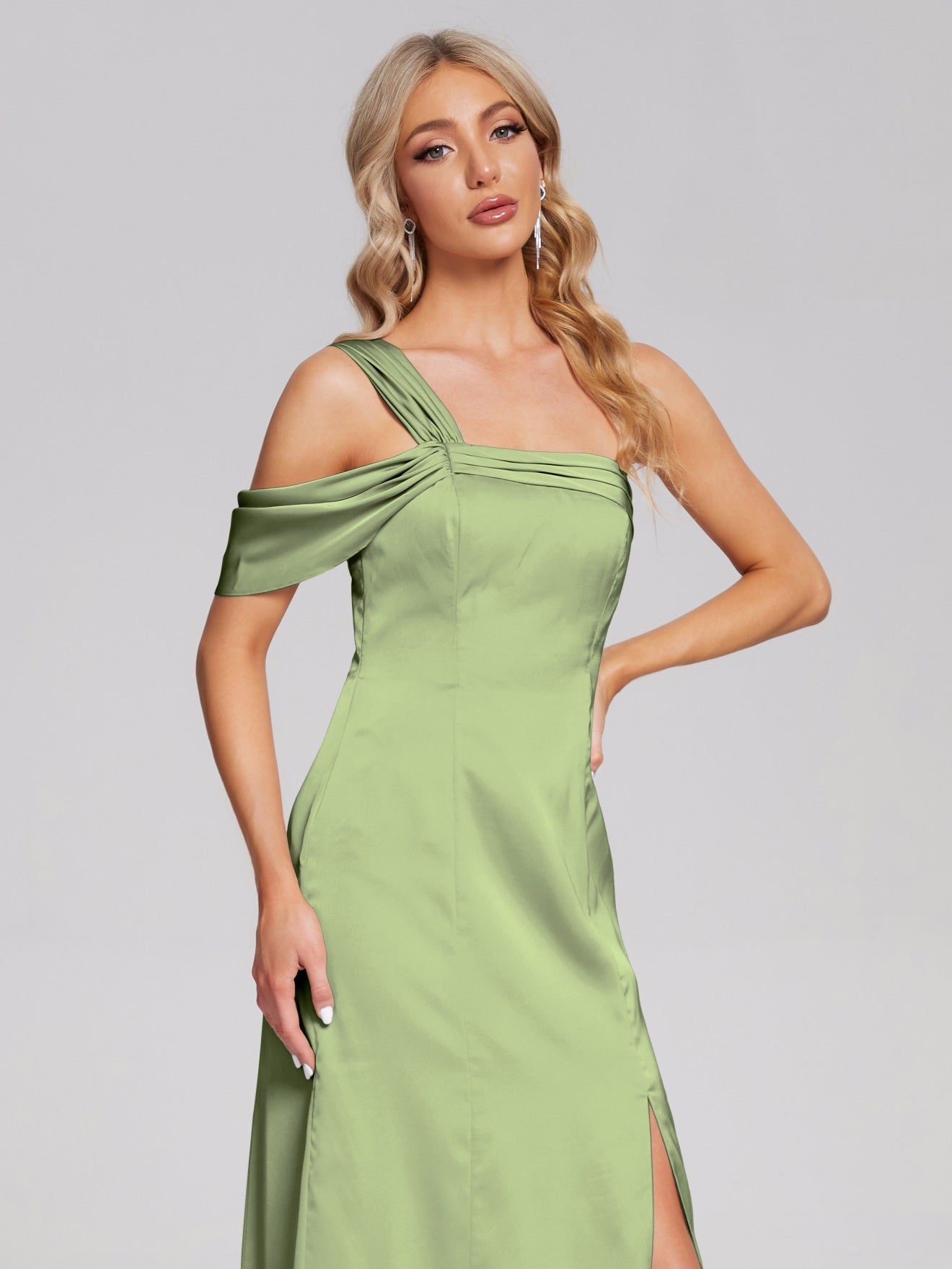 Raelyn One-Shoulder-Träger Geschlitzt Satin Weiches Satin Brautjungfernkleider