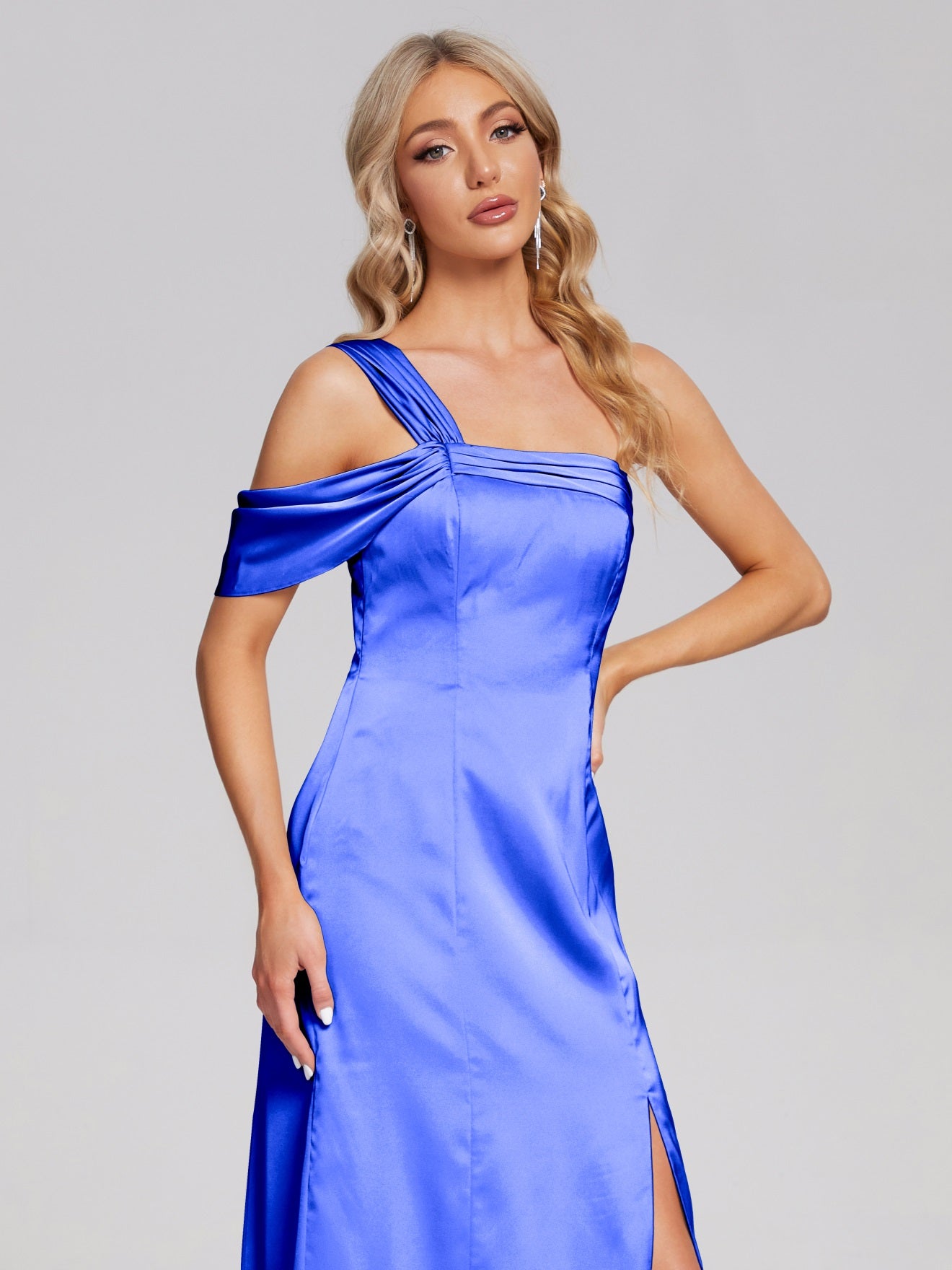 Raelyn One-Shoulder-Träger Geschlitzt Satin Weiches Satin Brautjungfernkleider