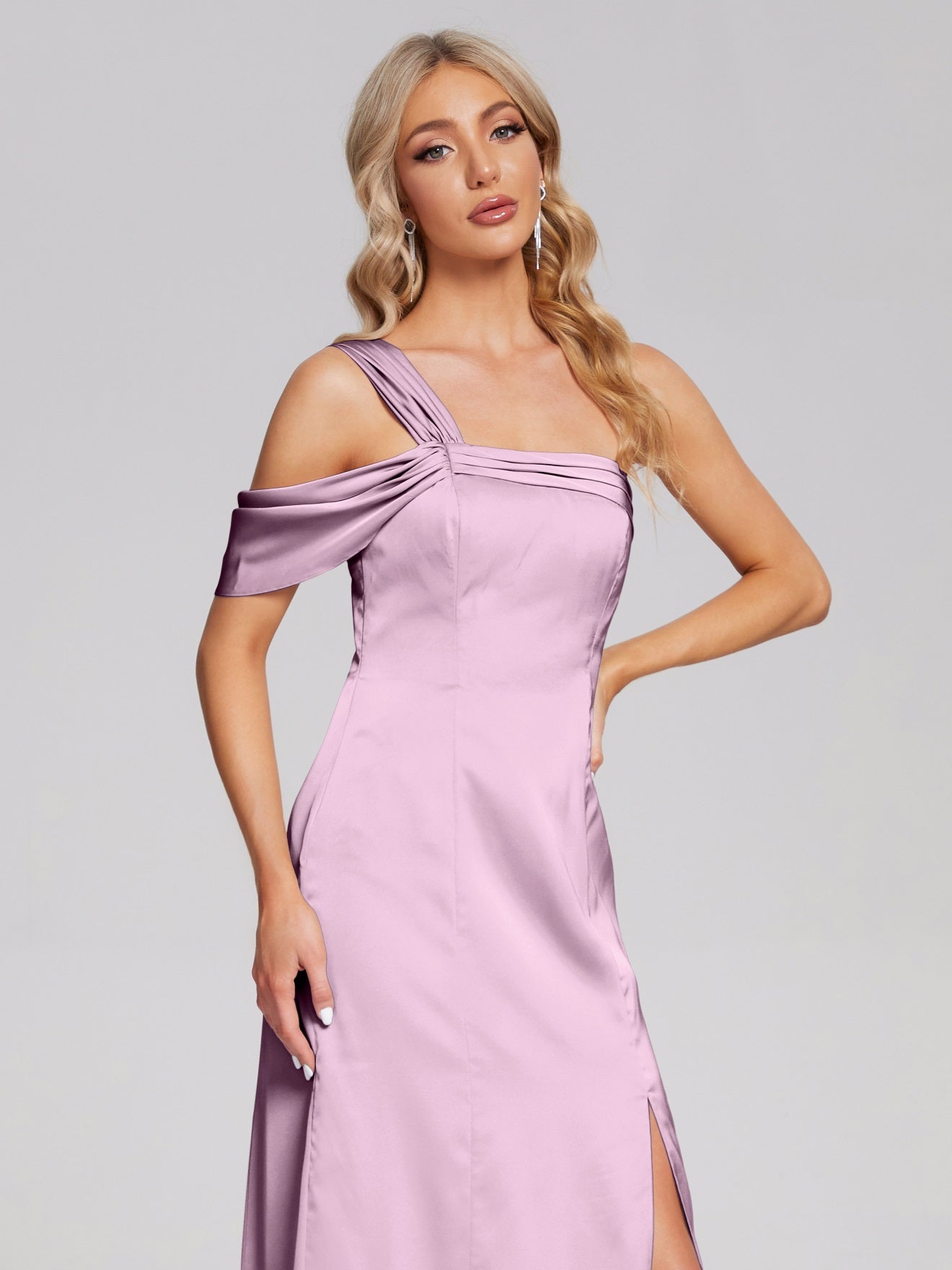 Raelyn One-Shoulder-Träger Geschlitzt Satin Weiches Satin Brautjungfernkleider