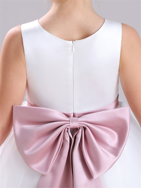 A-Linie Rundhalsausschnitt ärmelloses Tee Länge Satin Blumenmädchen Kleid mit Bowknot