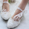 Süße weiße Seide Riemchen Spitze Blume Rebe Perle verschönert Hochzeit Schuhe