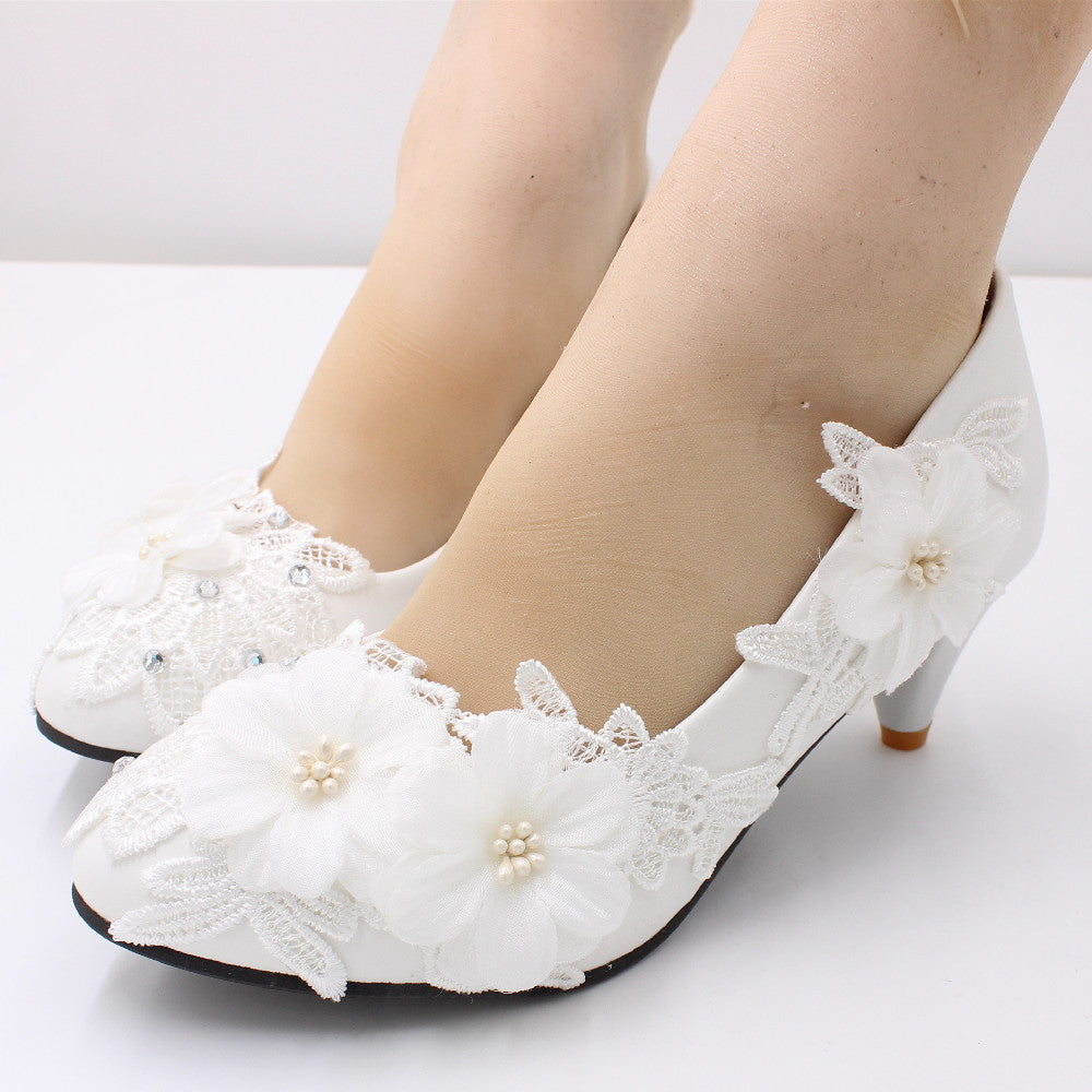 Reines Weiß Lily Lace Leaf Diamante verschönert Hochzeit Schuhe