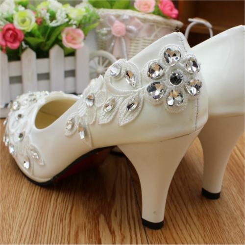 Elegante Spitze Floral Asymmetrisch Perlen Diamante Verschönert Hochzeit Schuhe