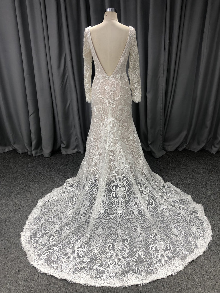 Spitze mit Perlen V-Ausschnitt und V zurück lange Ärmel Brautkleid mit Schleppe C0002