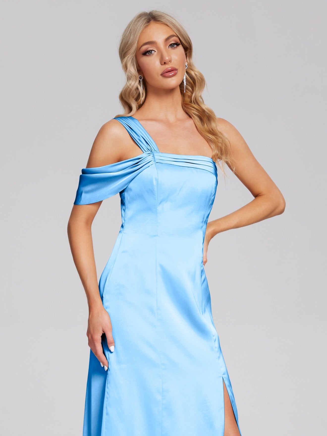 Raelyn One-Shoulder-Träger Geschlitzt Satin Weiches Satin Brautjungfernkleider