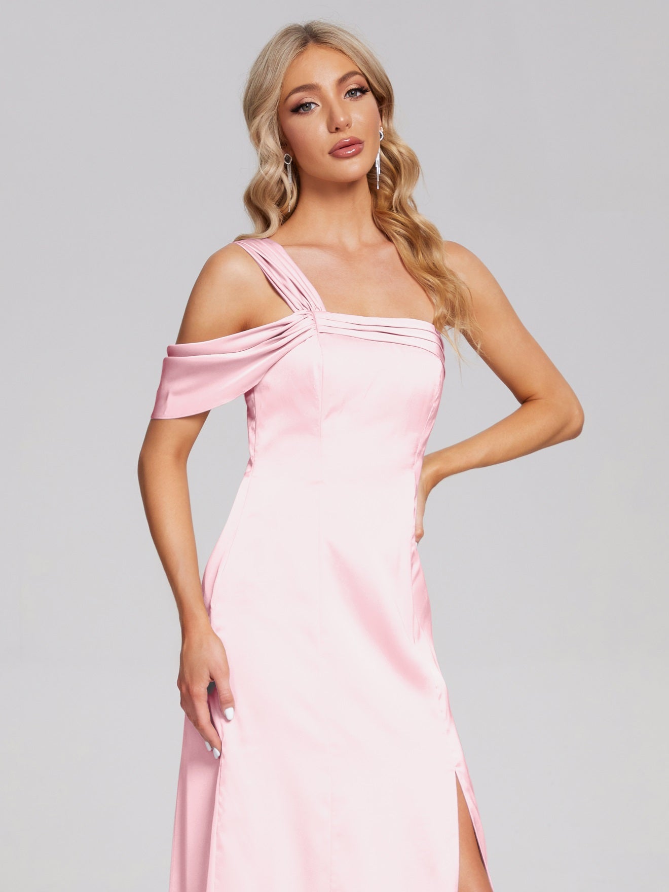 Raelyn One-Shoulder-Träger Geschlitzt Satin Weiches Satin Brautjungfernkleider