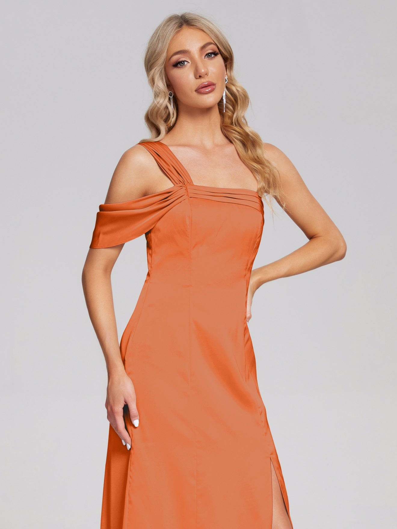 Raelyn One-Shoulder-Träger Geschlitzt Satin Weiches Satin Brautjungfernkleider