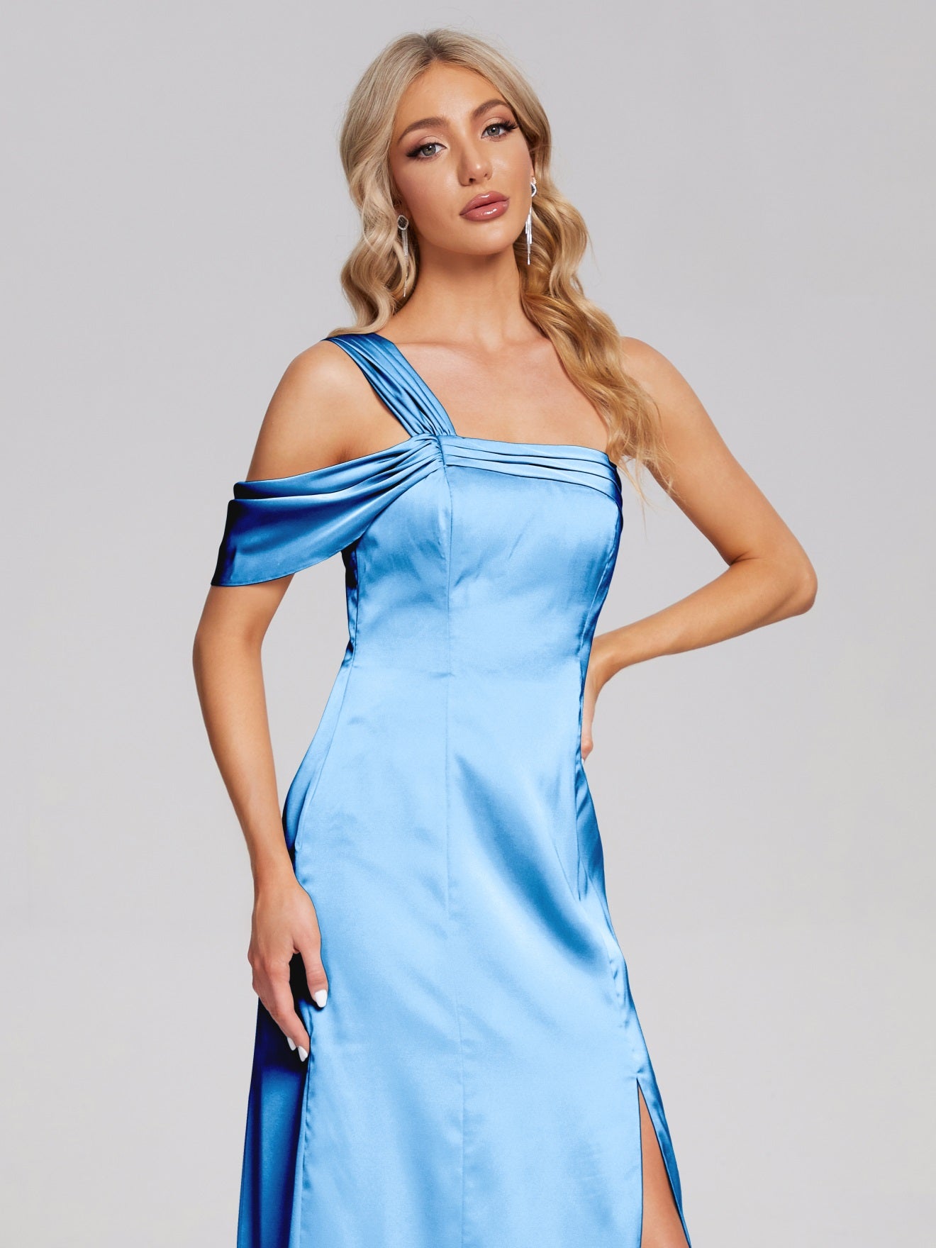 Raelyn One-Shoulder-Träger Geschlitzt Satin Weiches Satin Brautjungfernkleider