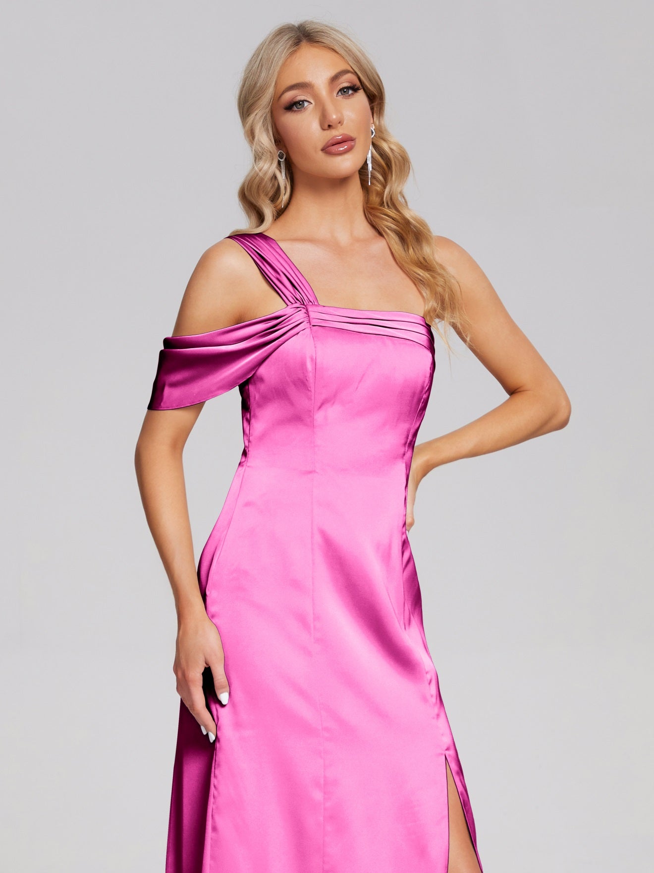 Raelyn One-Shoulder-Träger Geschlitzt Satin Weiches Satin Brautjungfernkleider