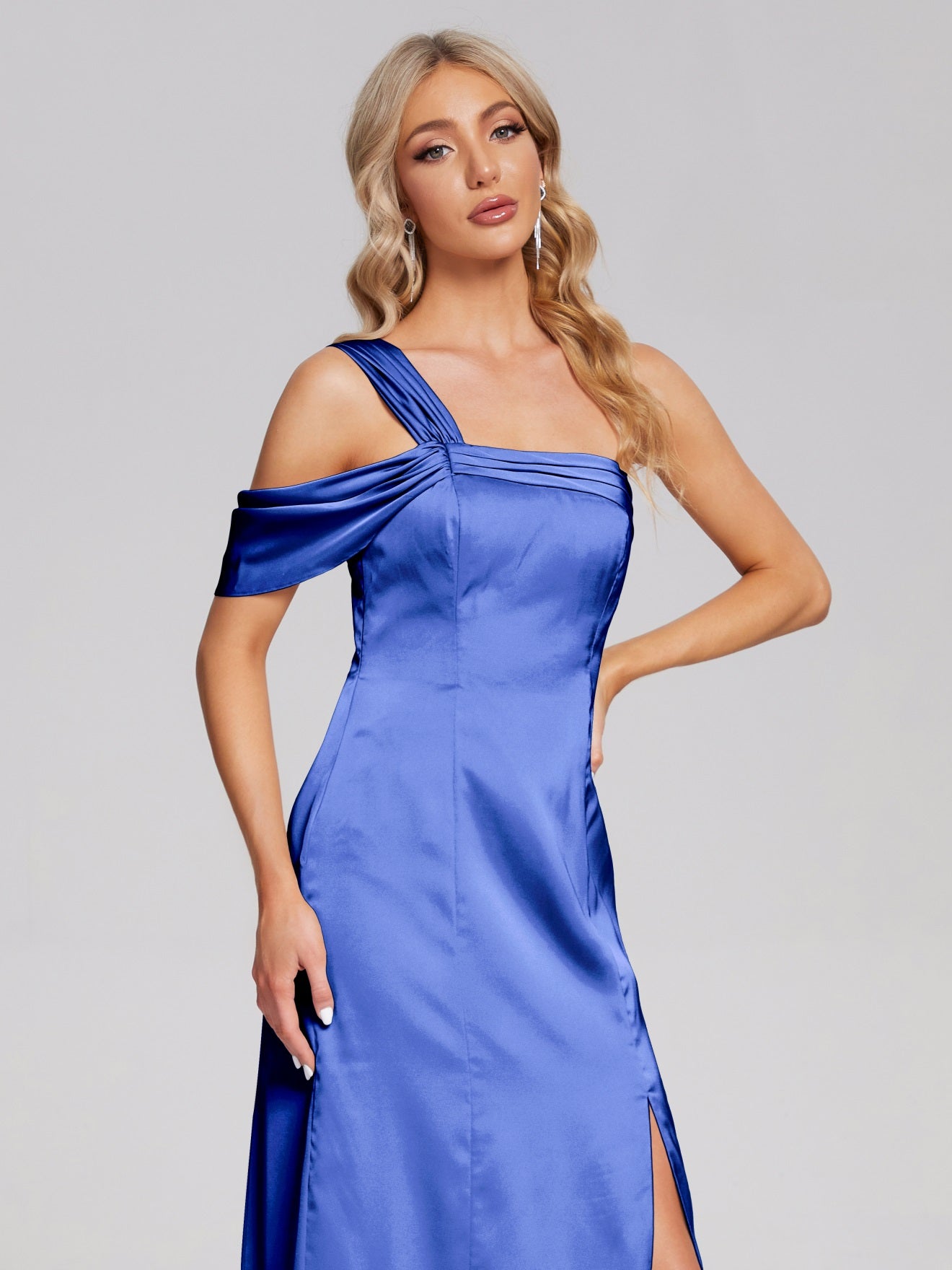 Raelyn One-Shoulder-Träger Geschlitzt Satin Weiches Satin Brautjungfernkleider