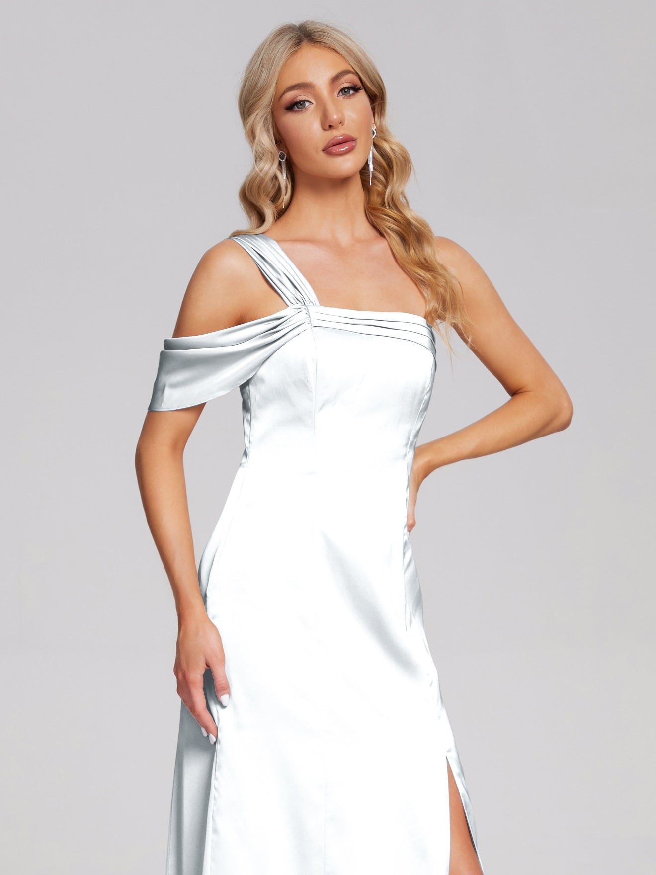 Raelyn One-Shoulder-Träger Geschlitzt Satin Weiches Satin Brautjungfernkleider